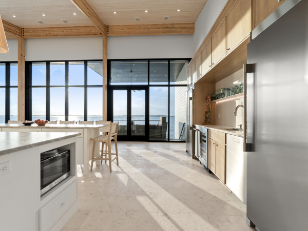 Short walk to Baby Beach, 10 min walk to Gulf